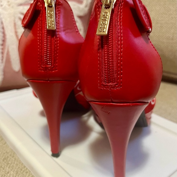 Guess sandals 8.5 red high heels - Picture 5 of 5